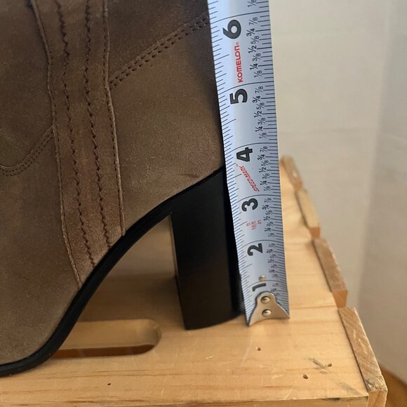 Kate Spade New York Size 9 Tobacco Brown Baise Suede Pull On Heeled Ankle Boots - Picture 9 of 16